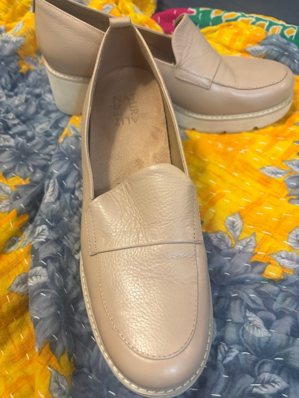 Womens -Naturalizer size 8.5 
Darry Lug Sole Loafers - Picture 6 of 6